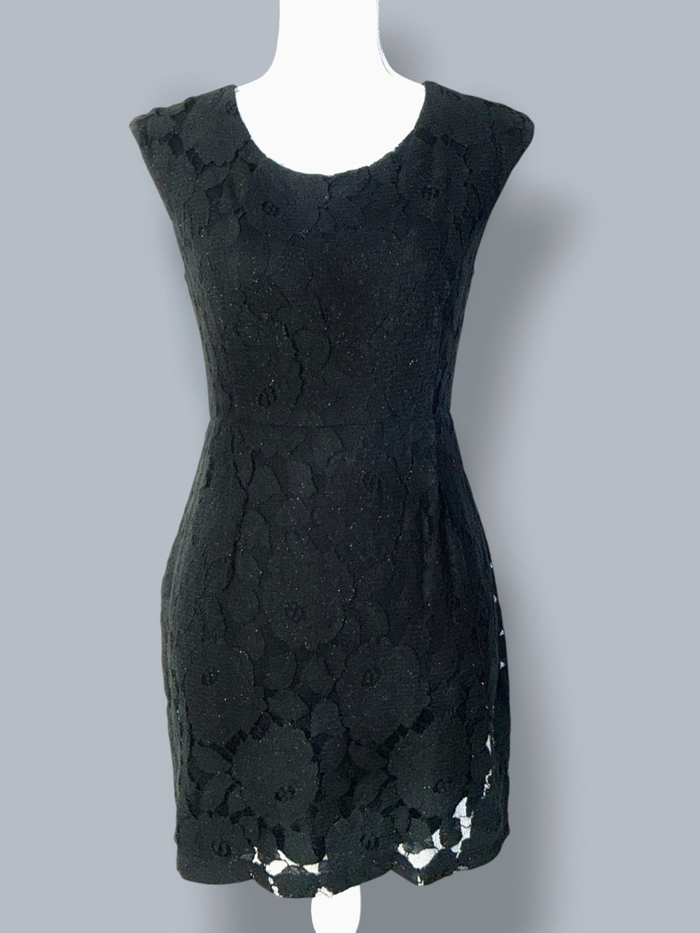 Little black dress Lace Shell Sleeveless Stretch lining Sparkling  Size Medium